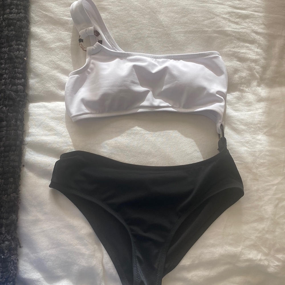 Bathing suit